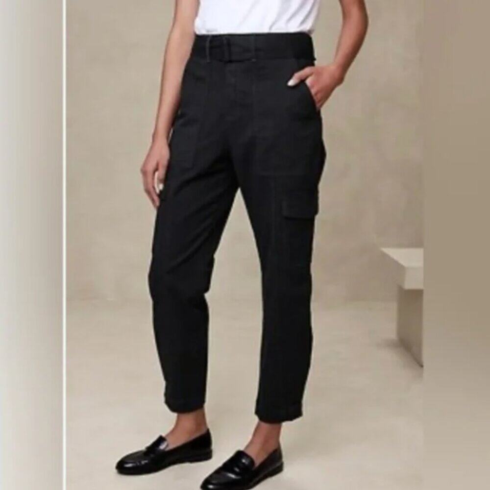 Banana Republic Black High-Rise Tapered Cargo Pant – Style 749015-01 Size 4